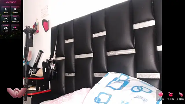 Danae 999 online show from April 2026 11:01:01 PM