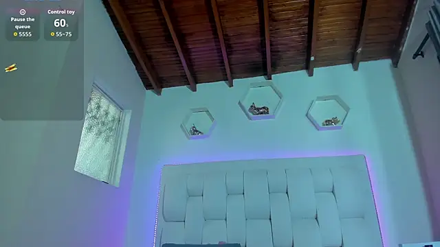 shanakendall online show from November 2025 03:04:01 PM