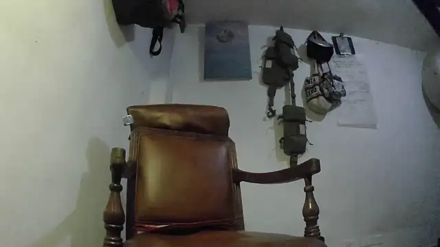 crazylatinguyy online show from November 2025 03:38:01 PM