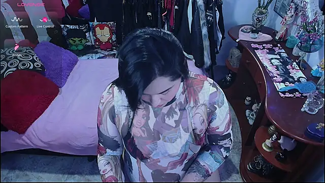 lufek23 online show from October 2025 04:37:02 PM