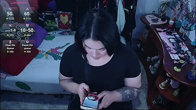 lufek23 online show from October 2025 03:33:01 PM