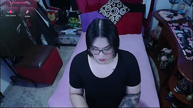 lufek23 online show from November 2025 09:40:02 PM