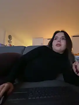 TheCinderella online show from December 2025 04:00:01 PM