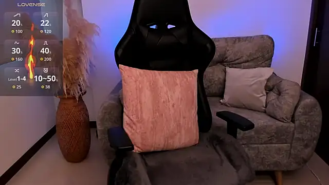 chloerossi online show from March 2026 10:37:02 PM