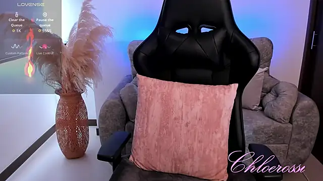 chloerossi online show from April 2026 06:32:01 PM