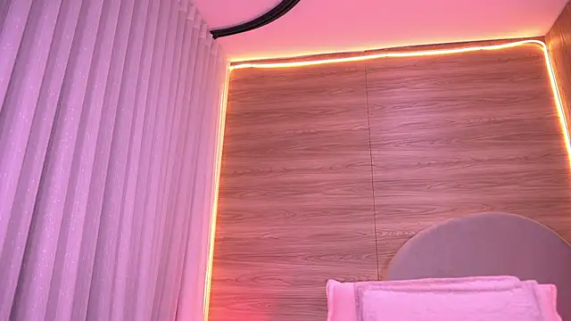 Snapshot of danna_berlin_ chatting on May 2026 07:20:02 PM danna berlin online show from May 2026 07:20:02 PM