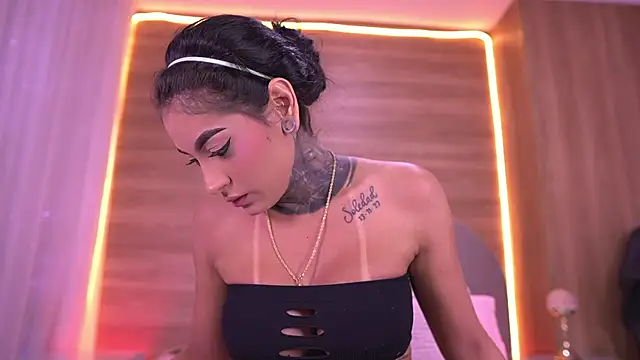 danna berlin  online show from June 2026 07:19:01 PM