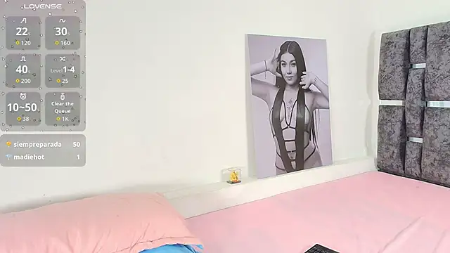 Natasharuso online show from November 2025 12:05:01 PM