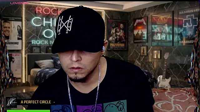 Snapshot of chino_roz chatting on June 2026 07:15:02 PM chino roz online show from June 2026 07:15:02 PM