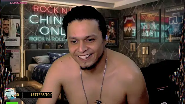Snapshot of chino_roz chatting on July 2026 08:57:01 AM chino roz online show from July 2026 08:57:01 AM