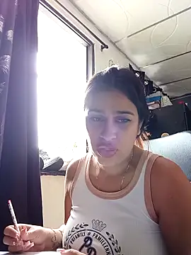 Latina sexy1 online show from February 2026 05:25:01 PM