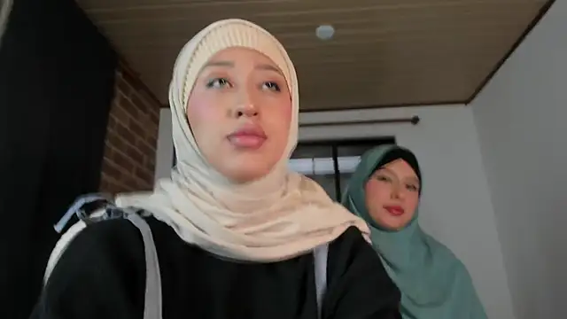 adila anich online show from November 2025 09:30:01 PM