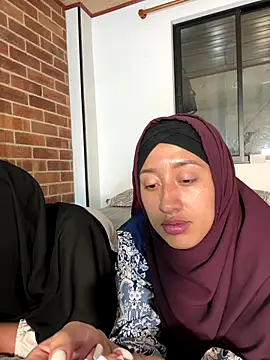 adila anich online show from November 2025 11:03:01 PM