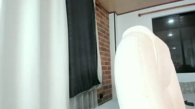 adila anich online show from November 2025 02:01:01 AM