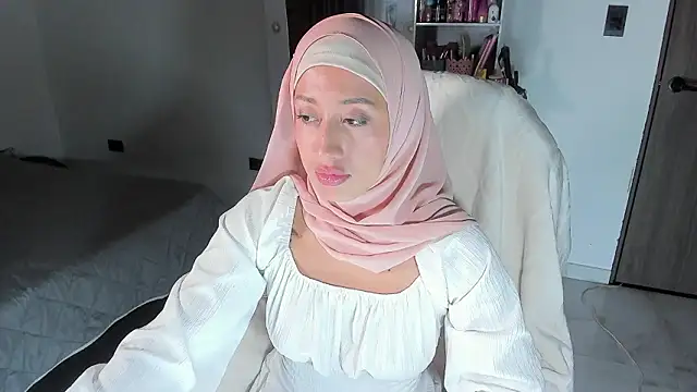 adila anich online show from March 2026 01:01:02 AM