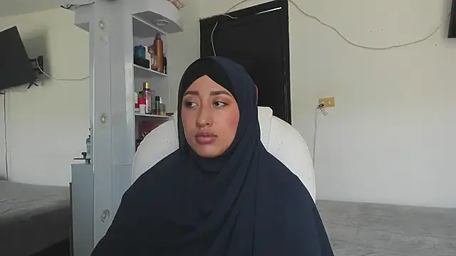Snapshot of adila_anich chatting on September 2025 08:38:01 PM adila anich online show from September 2025 08:38:01 PM