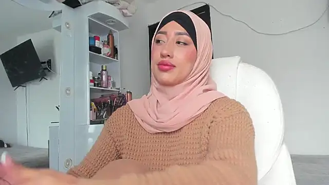 Snapshot of adila_anich chatting on September 2025 06:34:01 PM adila anich online show from September 2025 06:34:01 PM