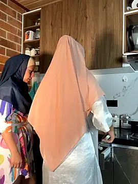 adila anich online show from November 2025 03:18:02 AM