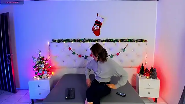 Aron cruz online show from December 2025 12:49:02 PM