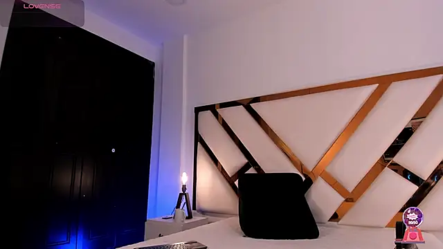 Aron cruz online show from March 2026 01:19:02 PM