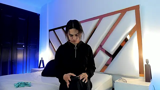 Aron cruz online show from May 2026 01:28:01 PM
