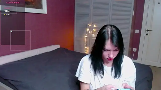 Laura Key online show from October 2025 08:30:02 PM