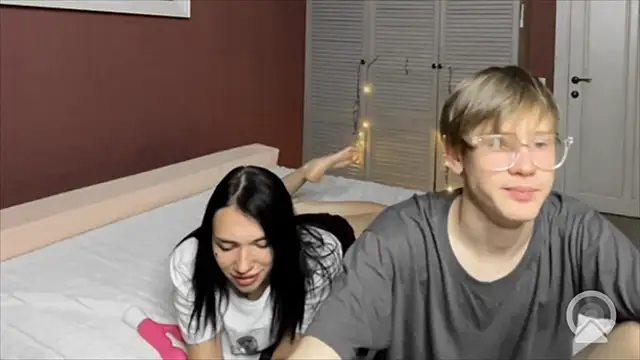 Laura Key online show from October 2025 08:54:02 PM