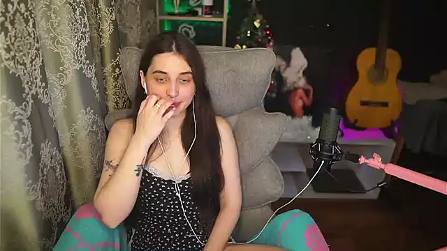 delicatedBailey online show from May 2026 01:57:01 PM
