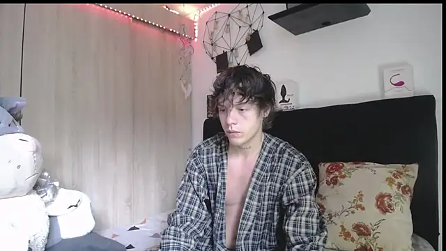 Santiago kiler online show from April 2026 12:45:01 PM