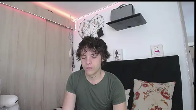 Santiago kiler online show from March 2026 01:38:01 PM