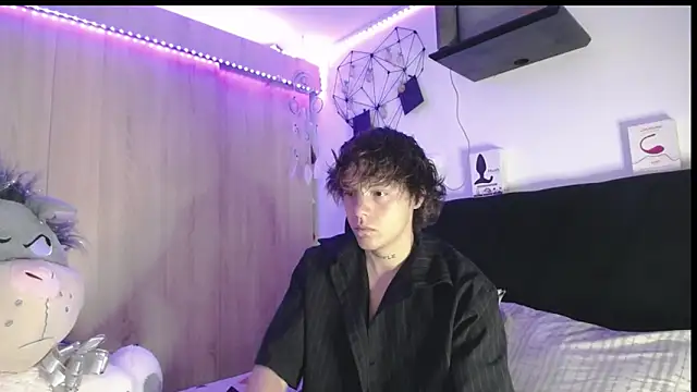 Santiago kiler online show from April 2026 12:21:02 PM