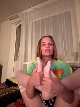 Snapshot of LeyaJohnson chatting on September 2025 03:19:02 PM LeyaJohnson online show from September 2025 03:19:02 PM