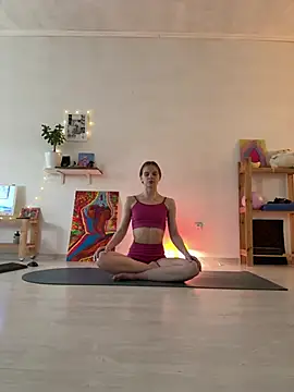 LeyaJohnson online show from April 2026 01:19:01 PM