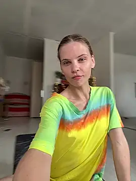 LeyaJohnson online show from June 2026 12:27:01 PM