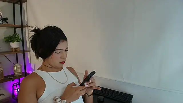 Sassy--Girl online show from July 2026 08:31:01 PM