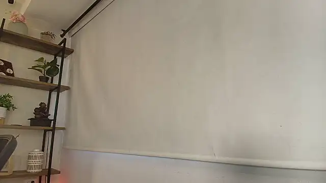 Sassy--Girl online show from March 2026 06:36:01 PM