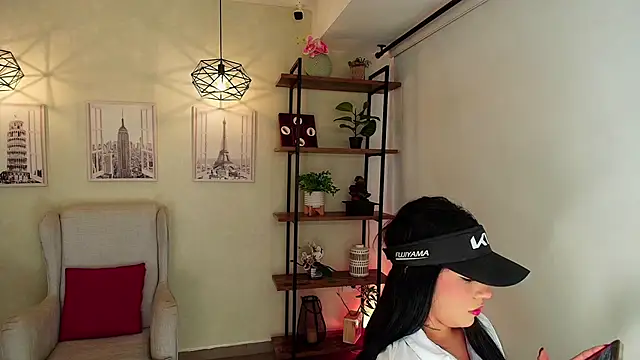 Snapshot of Sassy--Girl chatting on February 2026 06:08:01 PM Sassy--Girl online show from February 2026 06:08:01 PM