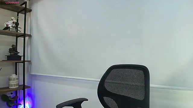 Sassy--Girl online show from March 2026 06:08:01 PM