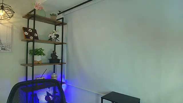 Sassy--Girl online show from April 2026 06:37:02 PM