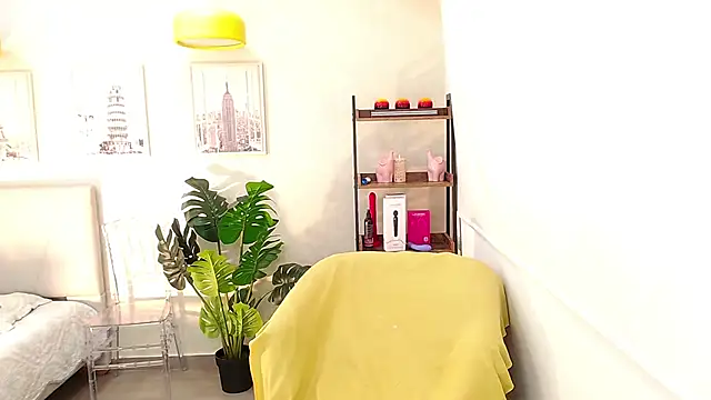 Sassy--Girl online show from March 2025 09:35:02 PM