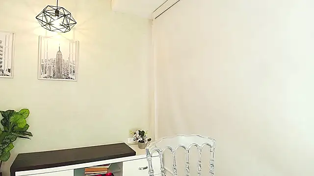 Sassy--Girl online show from September 2025 06:11:01 PM