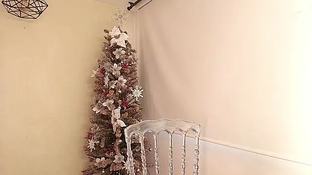 Sassy--Girl online show from December 2025 07:23:02 PM