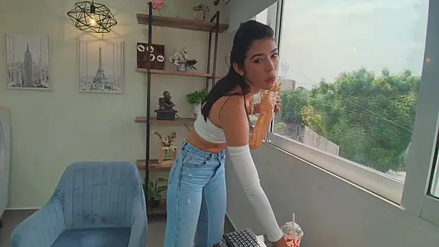Sassy--Girl online show from July 2026 01:56:02 PM