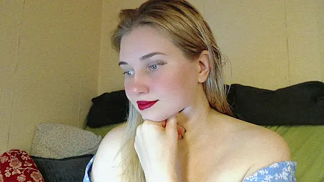 Snapshot of mmmPinUpGirl chatting on October 2025 02:53:02 PM mmmPinUpGirl online show from October 2025 02:53:02 PM