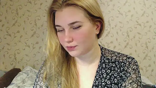 Snapshot of mmmPinUpGirl chatting on March 2025 08:32:01 PM mmmPinUpGirl online show from March 2025 08:32:01 PM