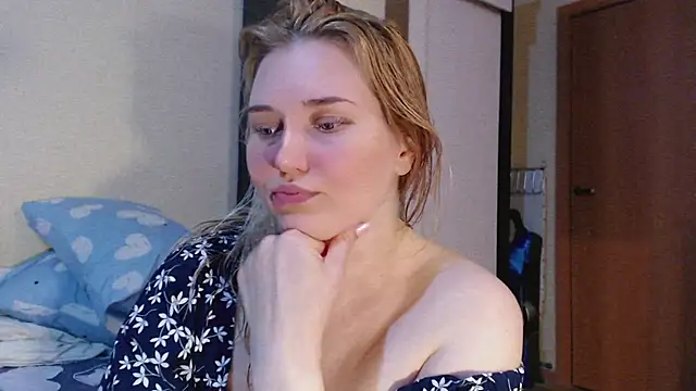 Snapshot of mmmPinUpGirl chatting on June 2026 07:52:01 PM mmmPinUpGirl online show from June 2026 07:52:01 PM