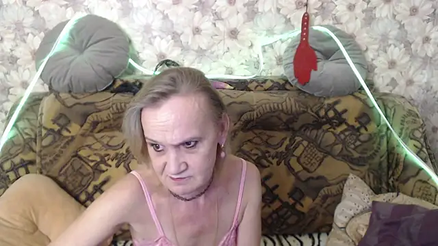 Snapshot of MissBekker chatting on October 2025 05:17:01 PM MissBekker online show from October 2025 05:17:01 PM