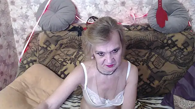 Snapshot of MissBekker chatting on September 2025 07:04:01 PM MissBekker online show from September 2025 07:04:01 PM