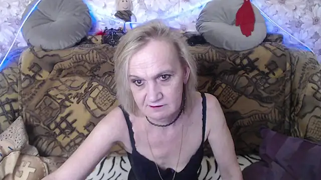 Snapshot of MissBekker chatting on January 2025 11:43:02 AM MissBekker online show from January 2025 11:43:02 AM