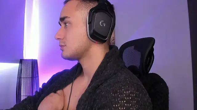 AlexRivera6 online show from December 2024 06:28:02 PM